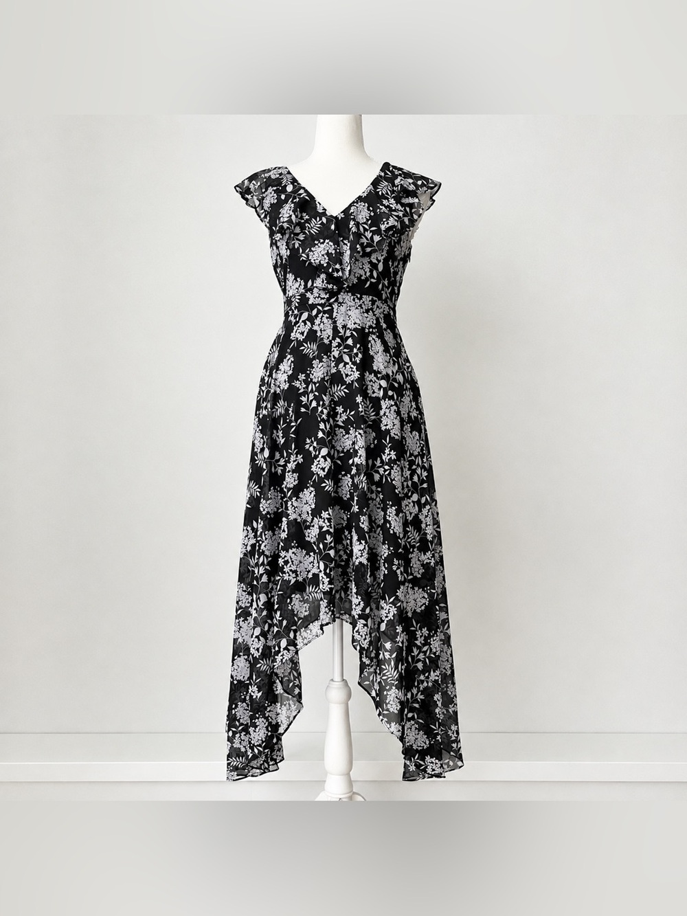 NWT Banana Republic Floral Maxi Dress 0 Petite Black Ruffle Handkerchief Hem